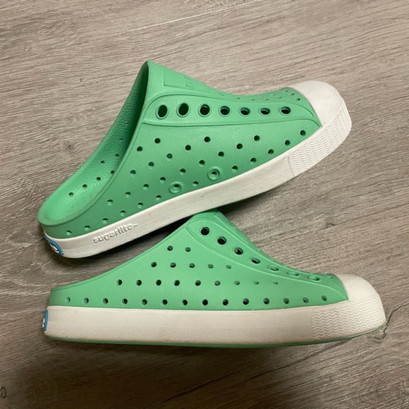 Native Shoes - Picture 4 of 5